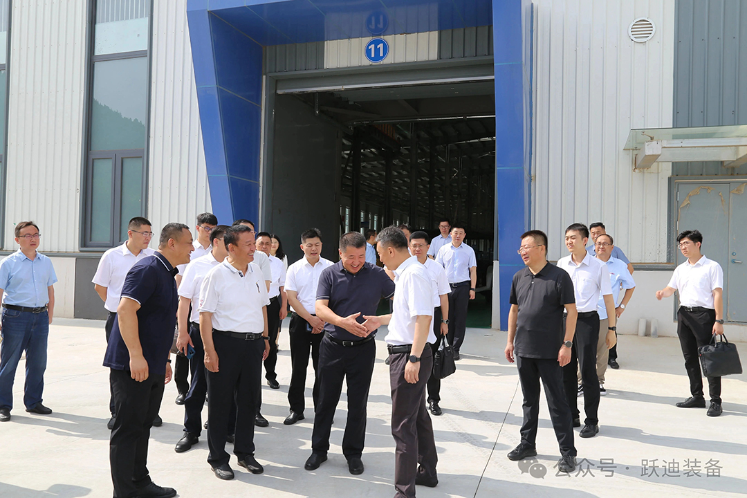 中国重汽集团董事长刘正涛到跃迪集团调研