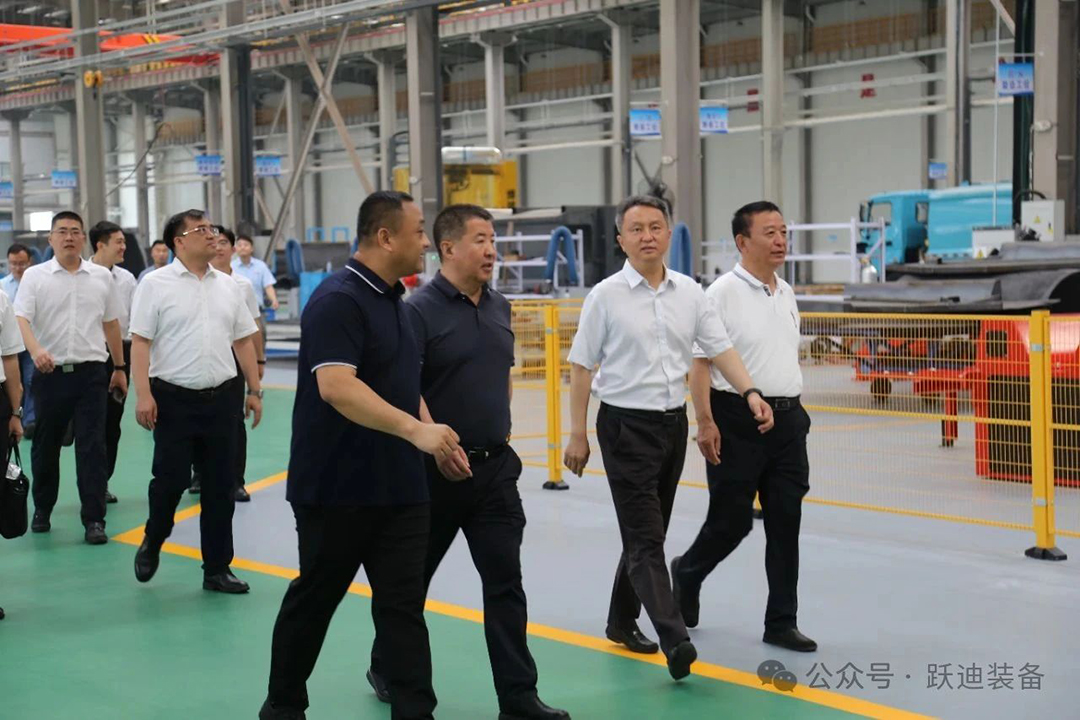 中国重汽集团董事长刘正涛到跃迪集团调研