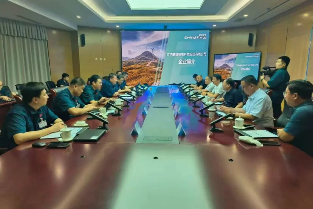 深化合作！锂业巨头赣锋锂业董事长李良彬、跃迪集团董事长吕洪涛联袂造访中国重汽，与刘正涛董事长洽谈新能源领域合作前景